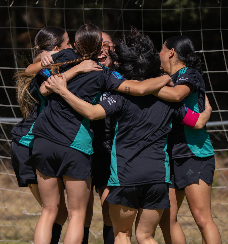 Equipo de la Queens League durante un partido